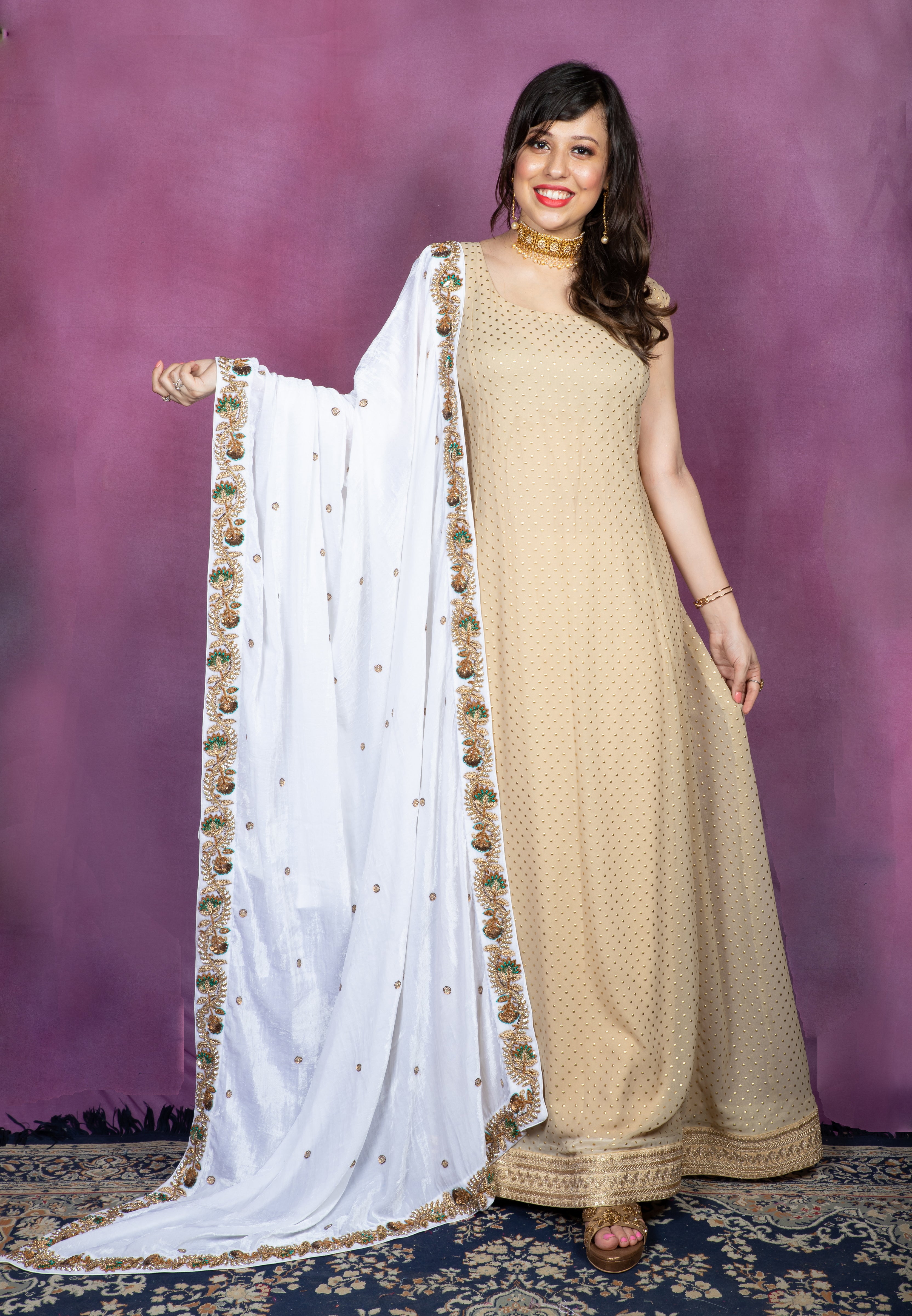 Bahaar Bel - White Velvet Shawl