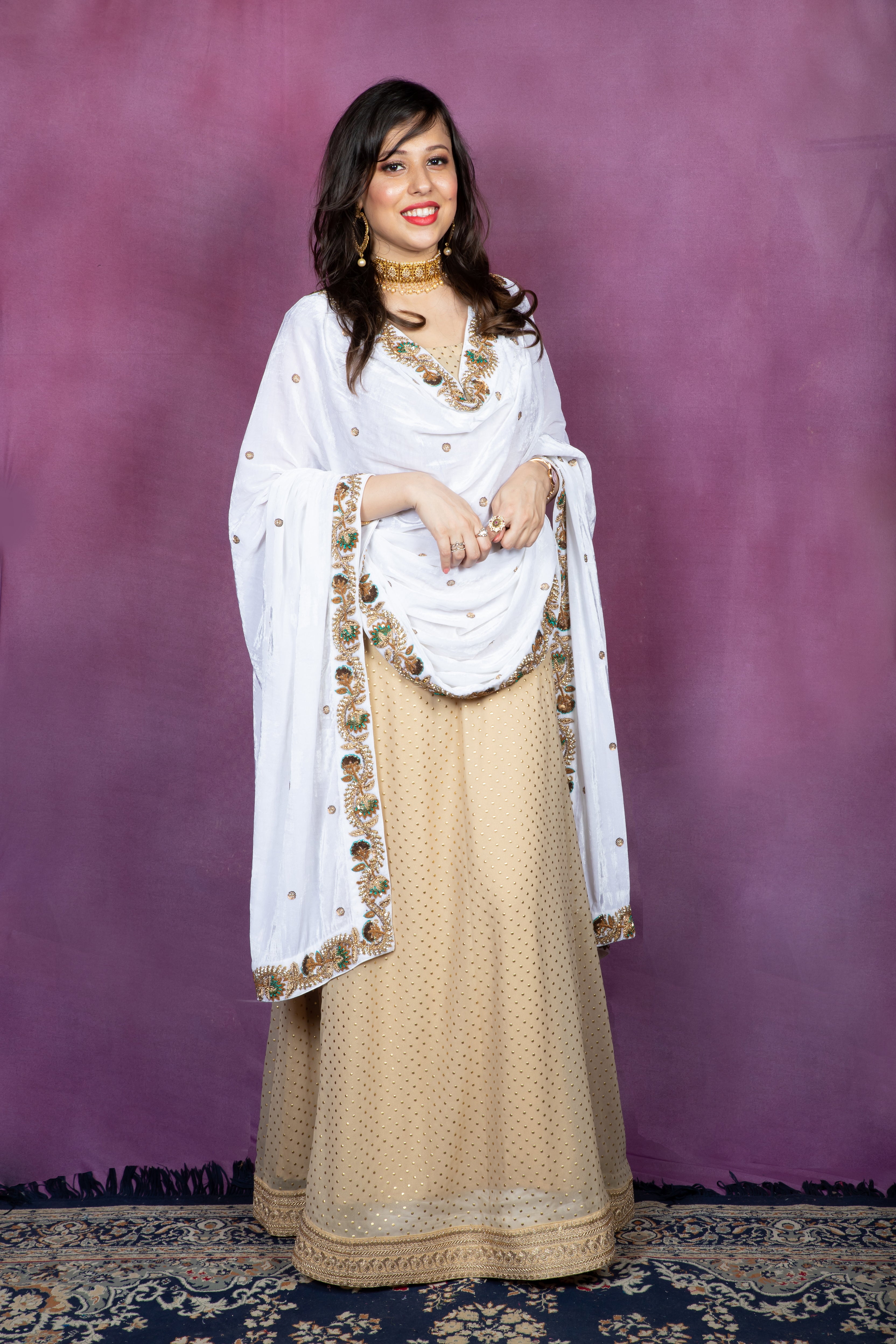 Bahaar Bel - White Velvet Shawl