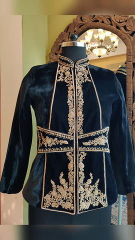 Persian Yoke - Green Silk Velvet Suit – Rang Riwaaz